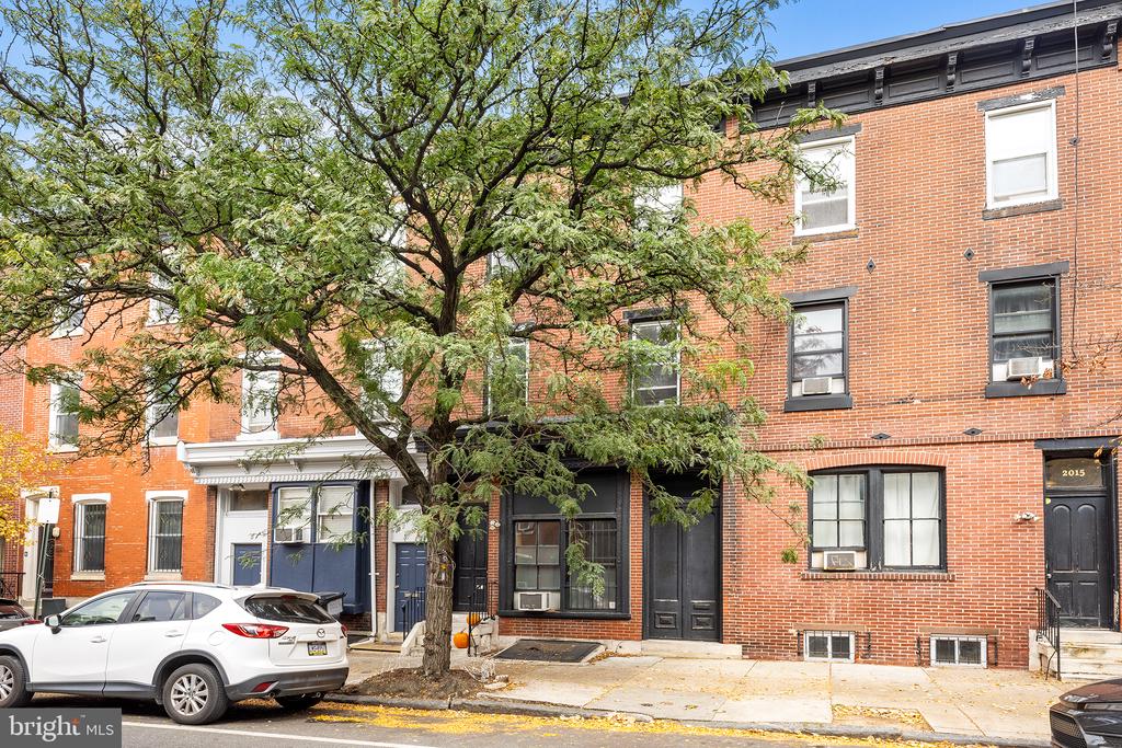 2017-17 Christian St #C