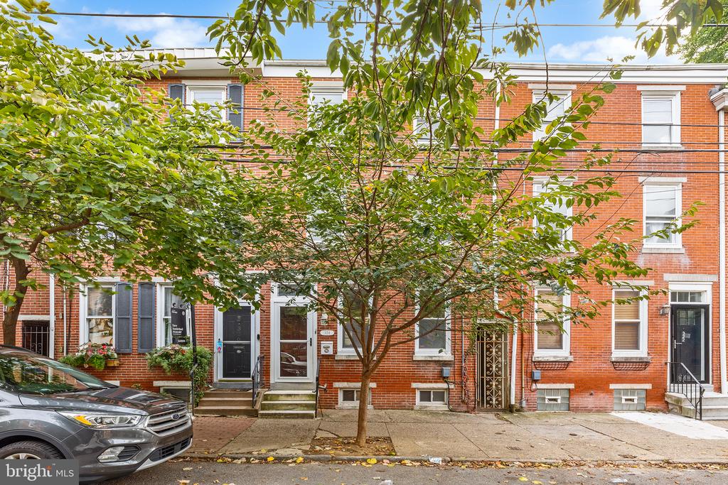 324 E Thompson St