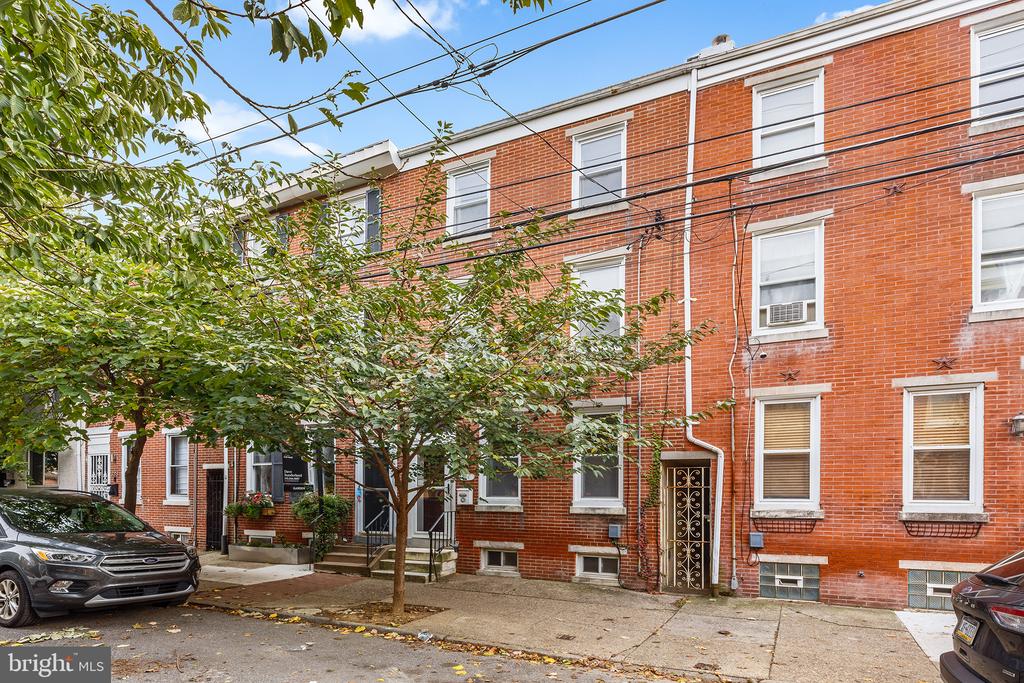 324 E Thompson St