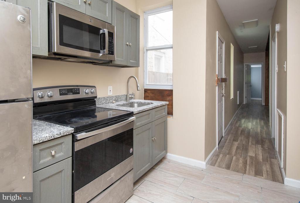 2213 N UBER ST #1ST FLOOR