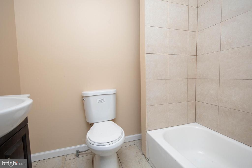 2213 N UBER ST #1ST FLOOR
