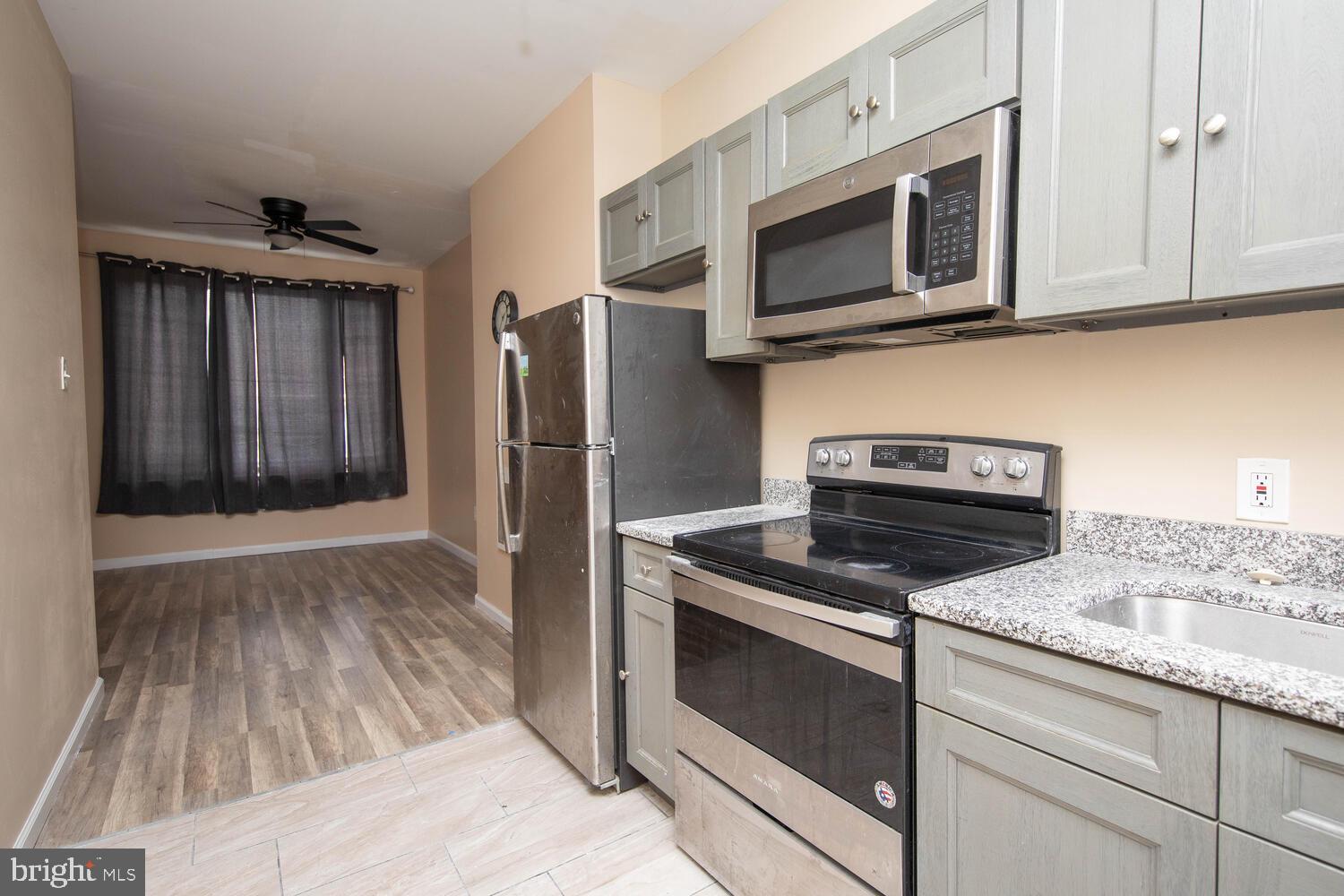 2213 N UBER ST #1ST FLOOR