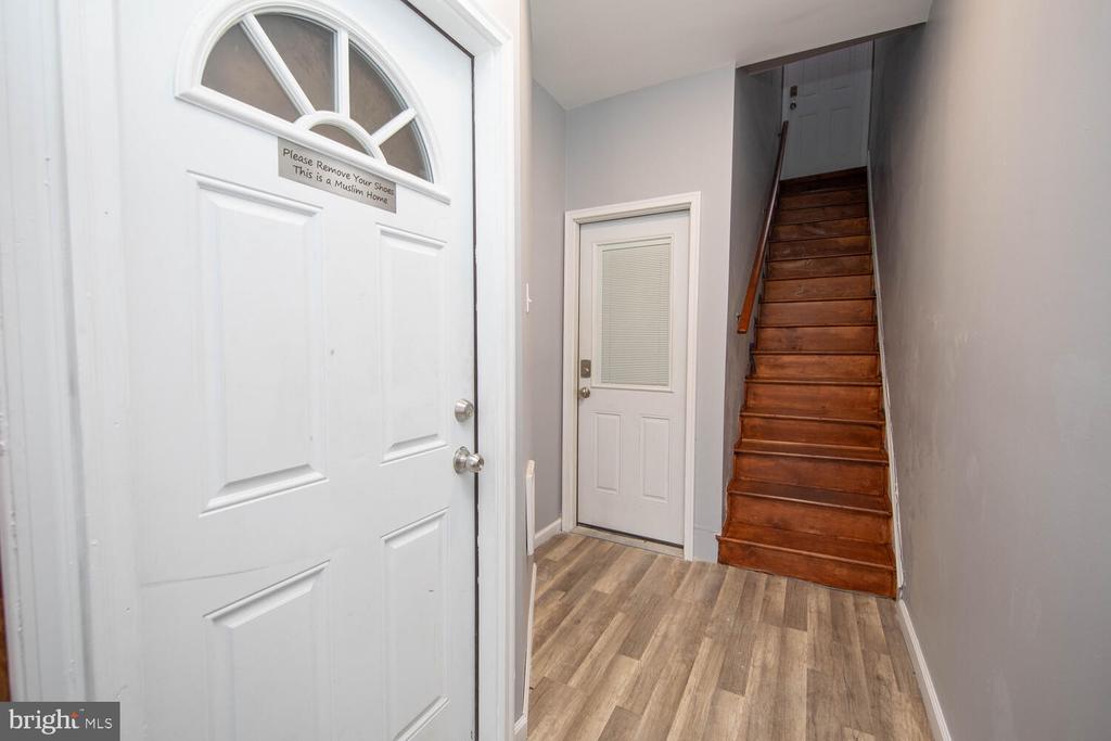 2213 N UBER ST #1ST FLOOR