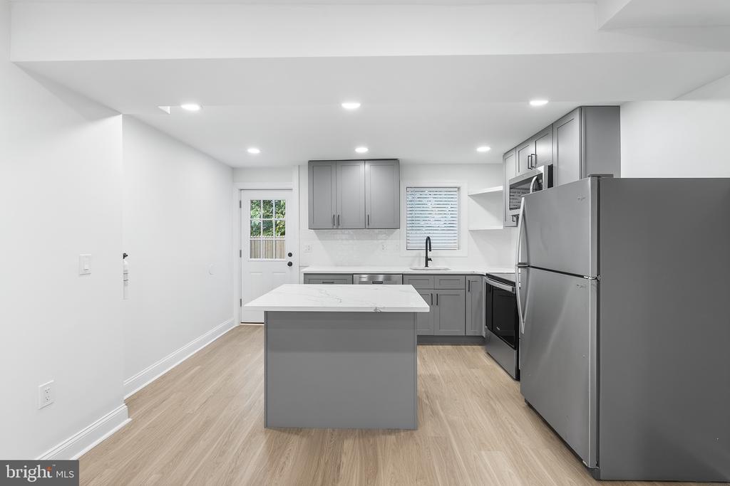 2019 E Fletcher St