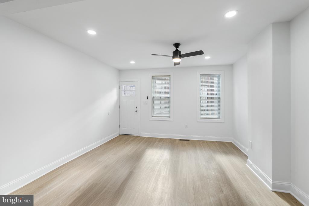 2019 E Fletcher St