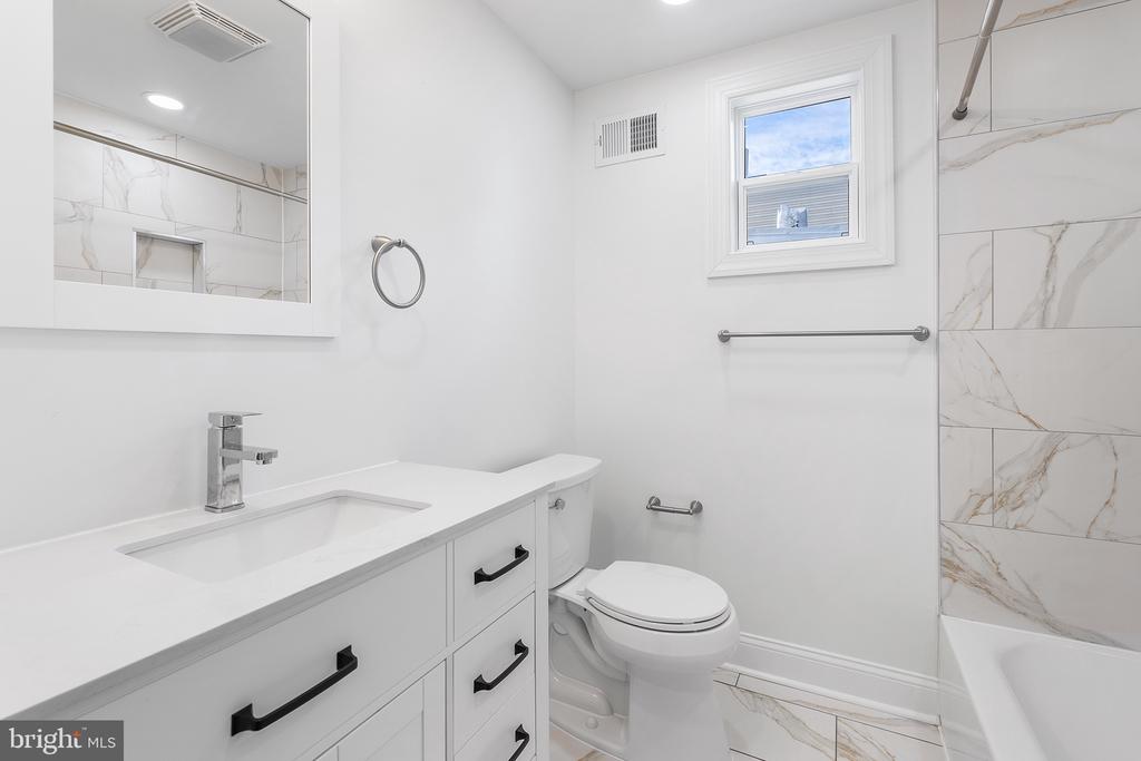 2019 E Fletcher St