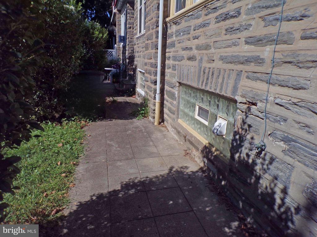 2117 75th Ave