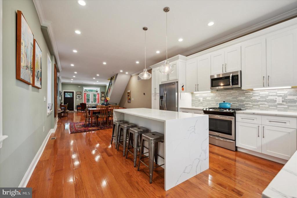 5021 Locust St