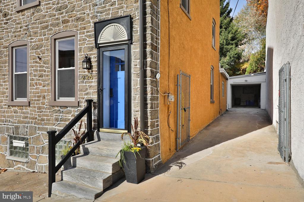 226 Hermitage St