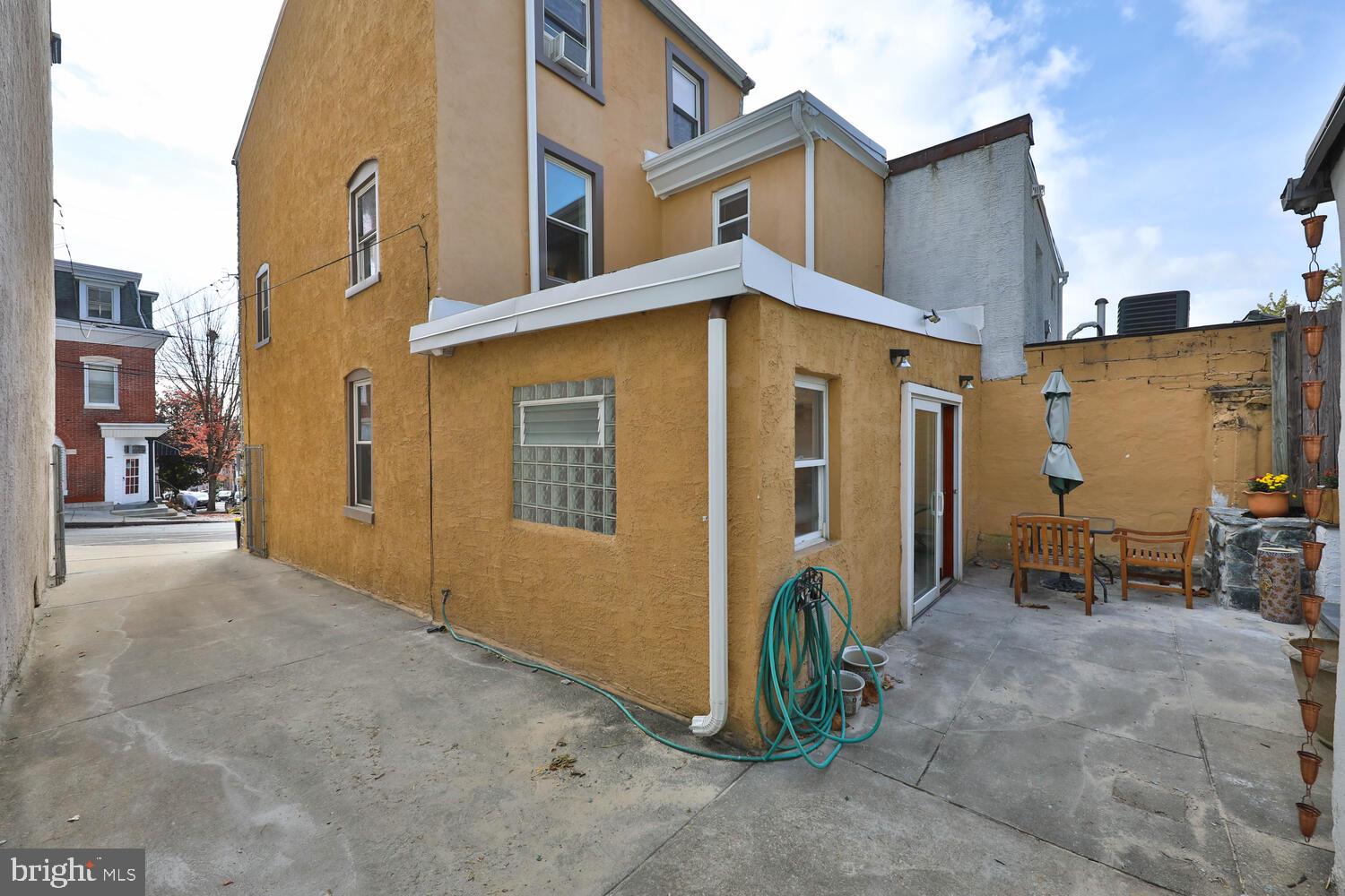 226 Hermitage St