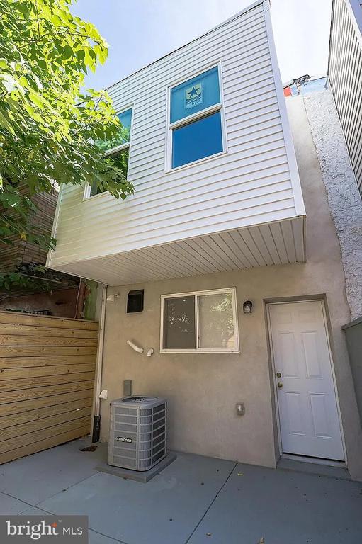 1849 Hoffman St
