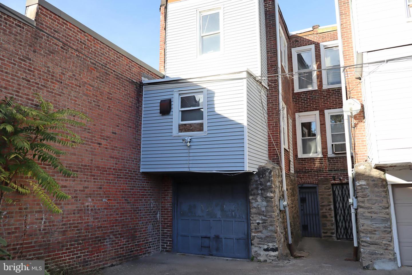 2152 Stenton Ave