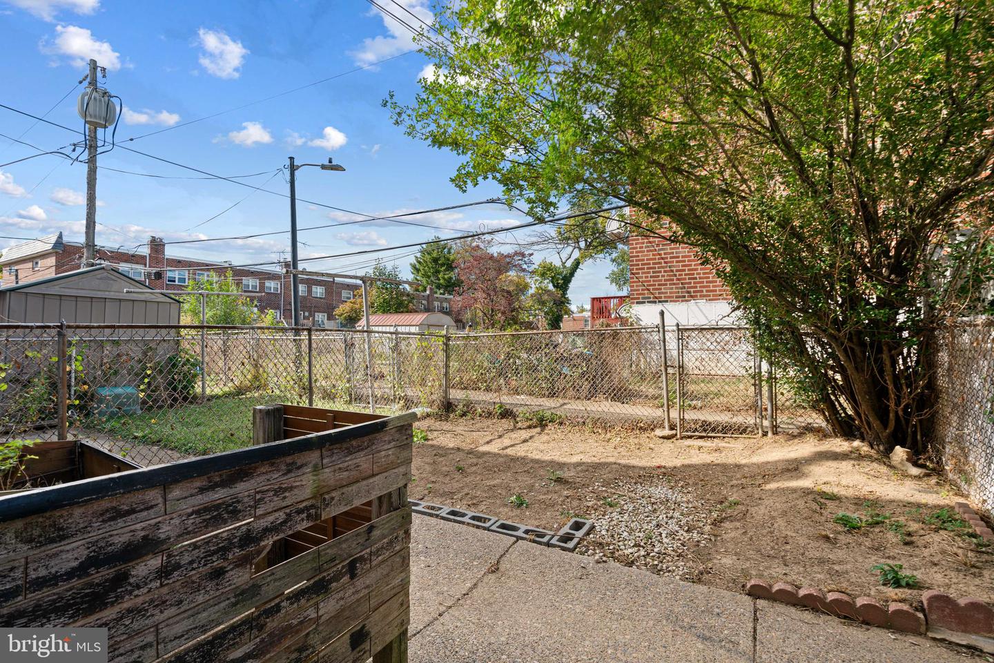 7627 Elmwood Ave