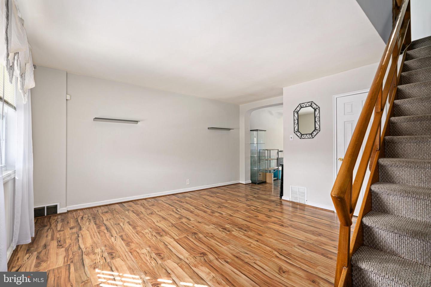 7627 Elmwood Ave