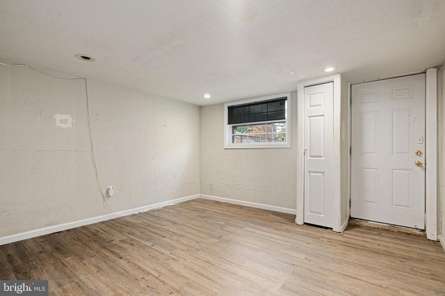 7627 Elmwood Ave