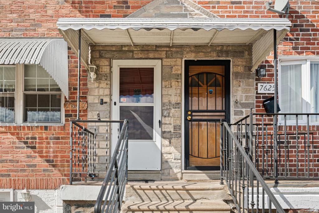 7627 Elmwood Ave