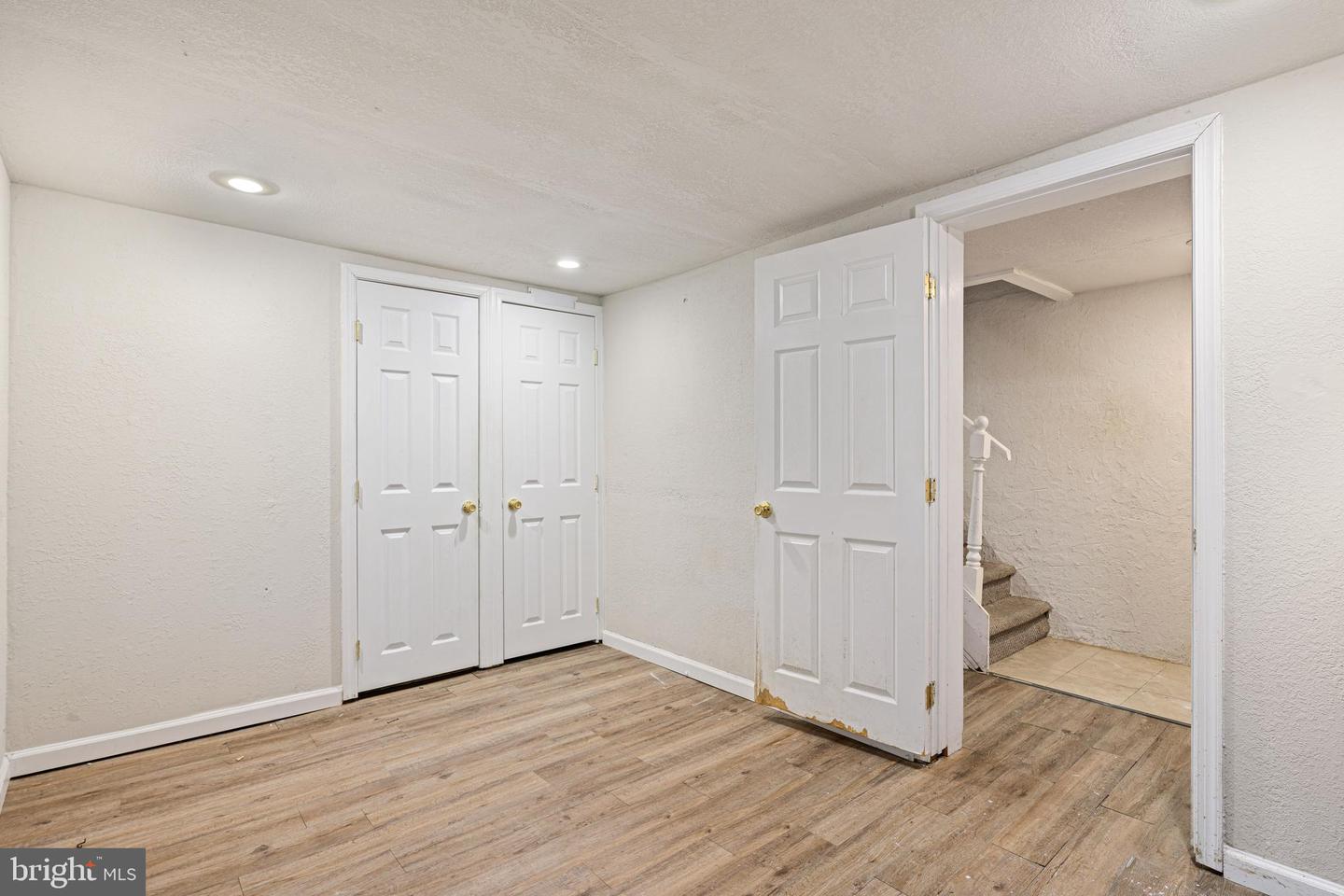 7627 Elmwood Ave