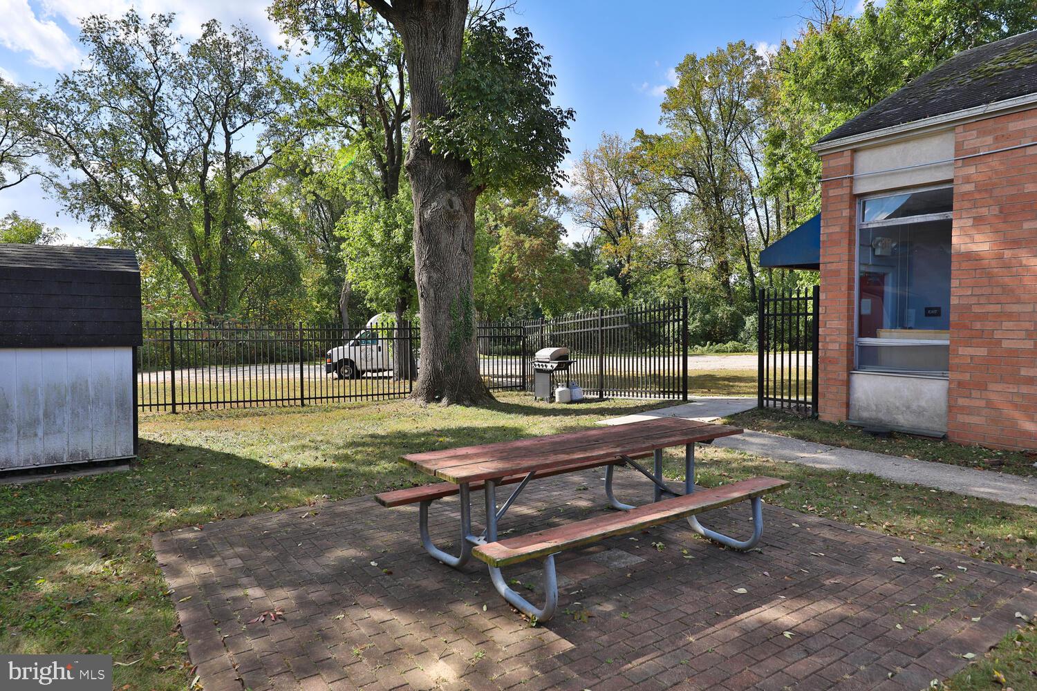 7372-78 Henry Ave