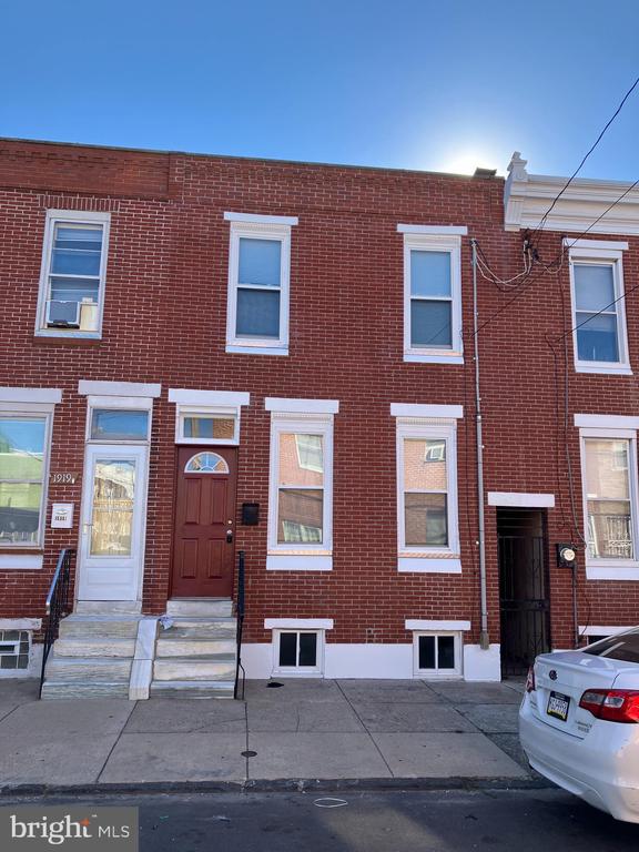 1921 S 4TH ST S