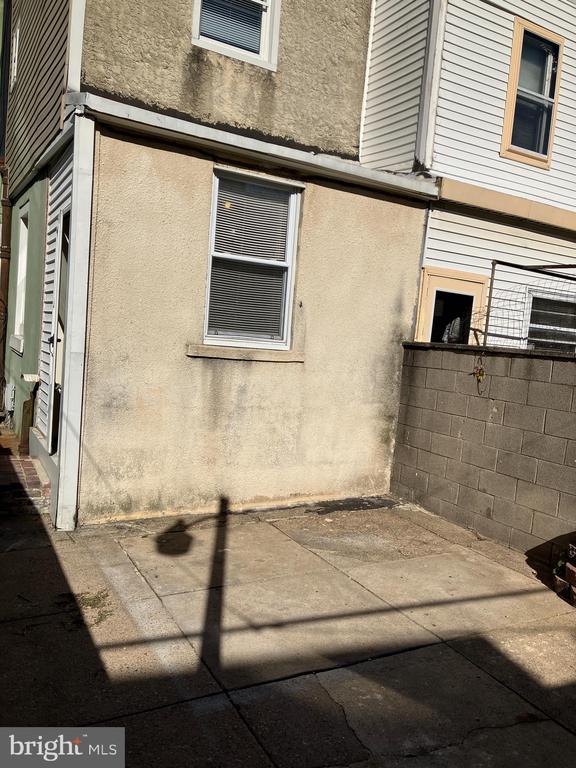1921 S 4TH ST S