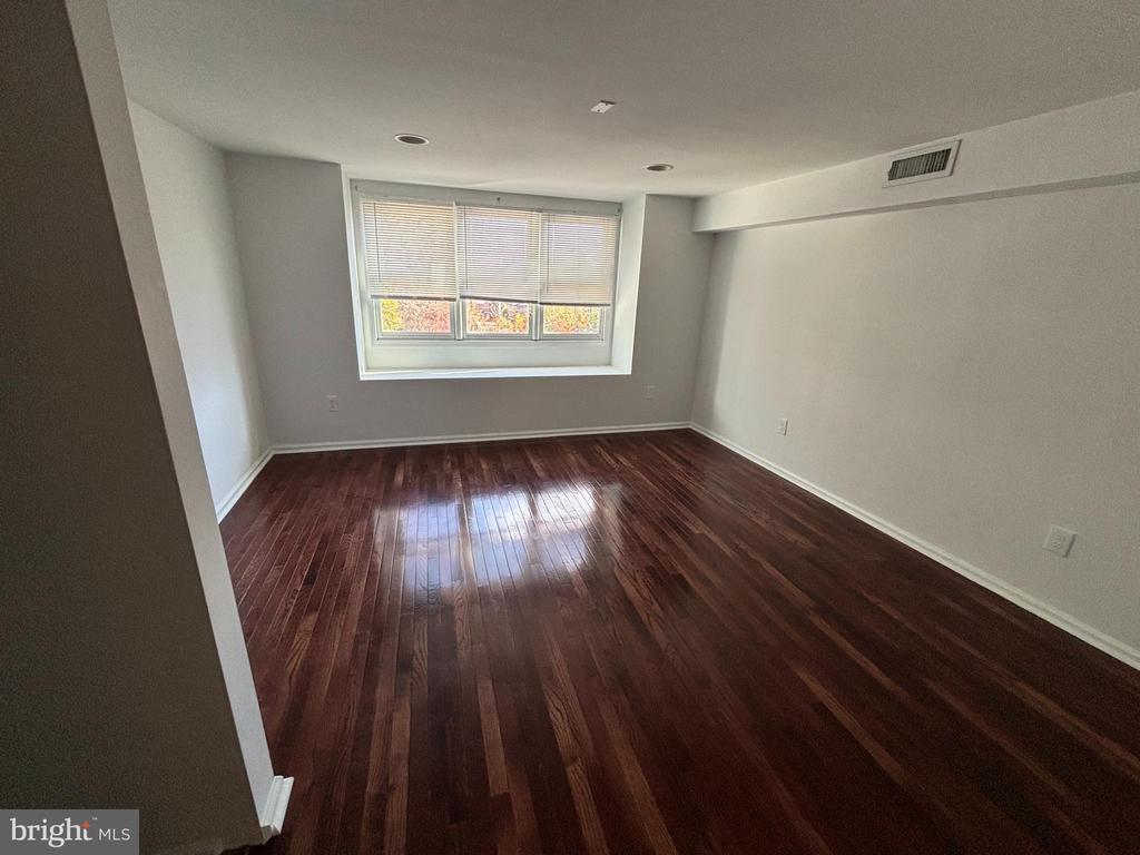 111 Pensdale St