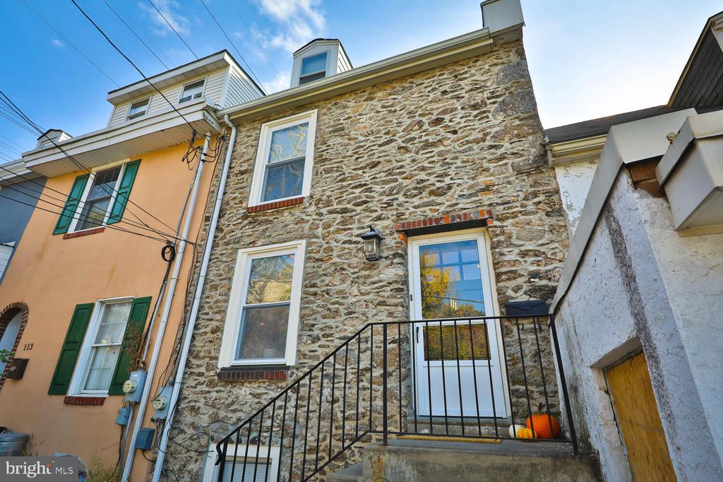 111 Pensdale St