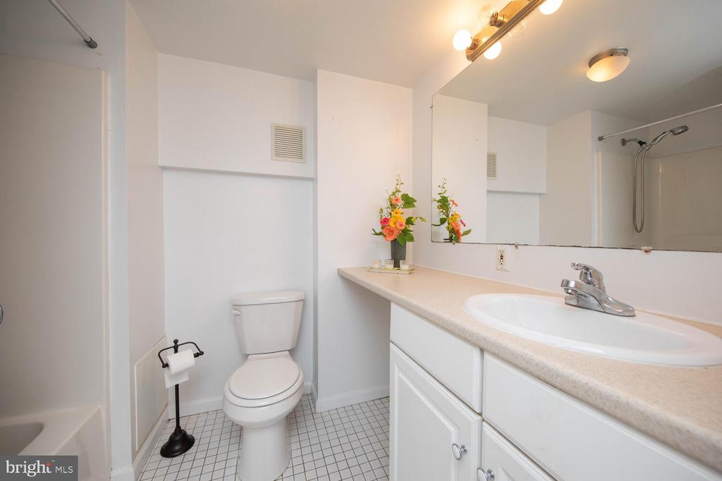 111 Pensdale St