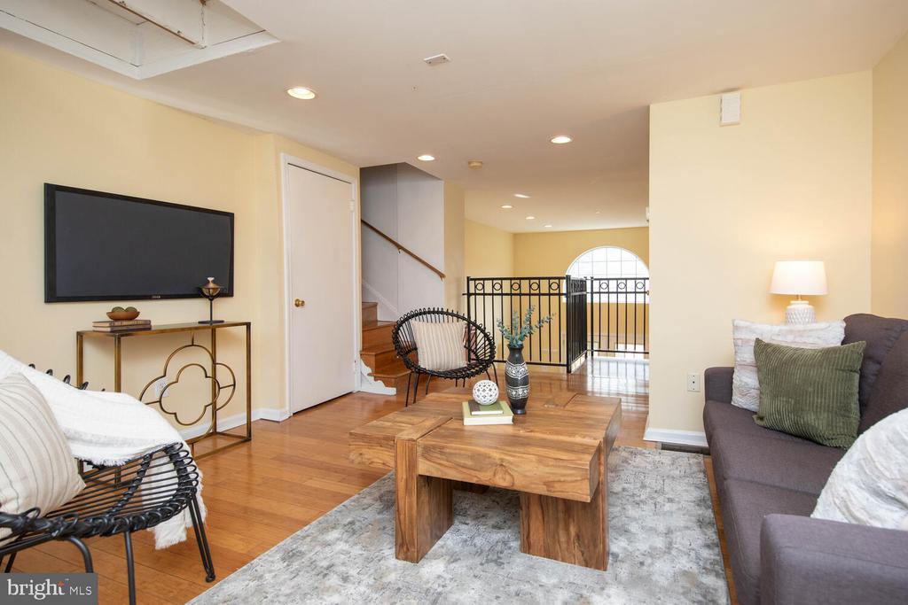 111 Pensdale St