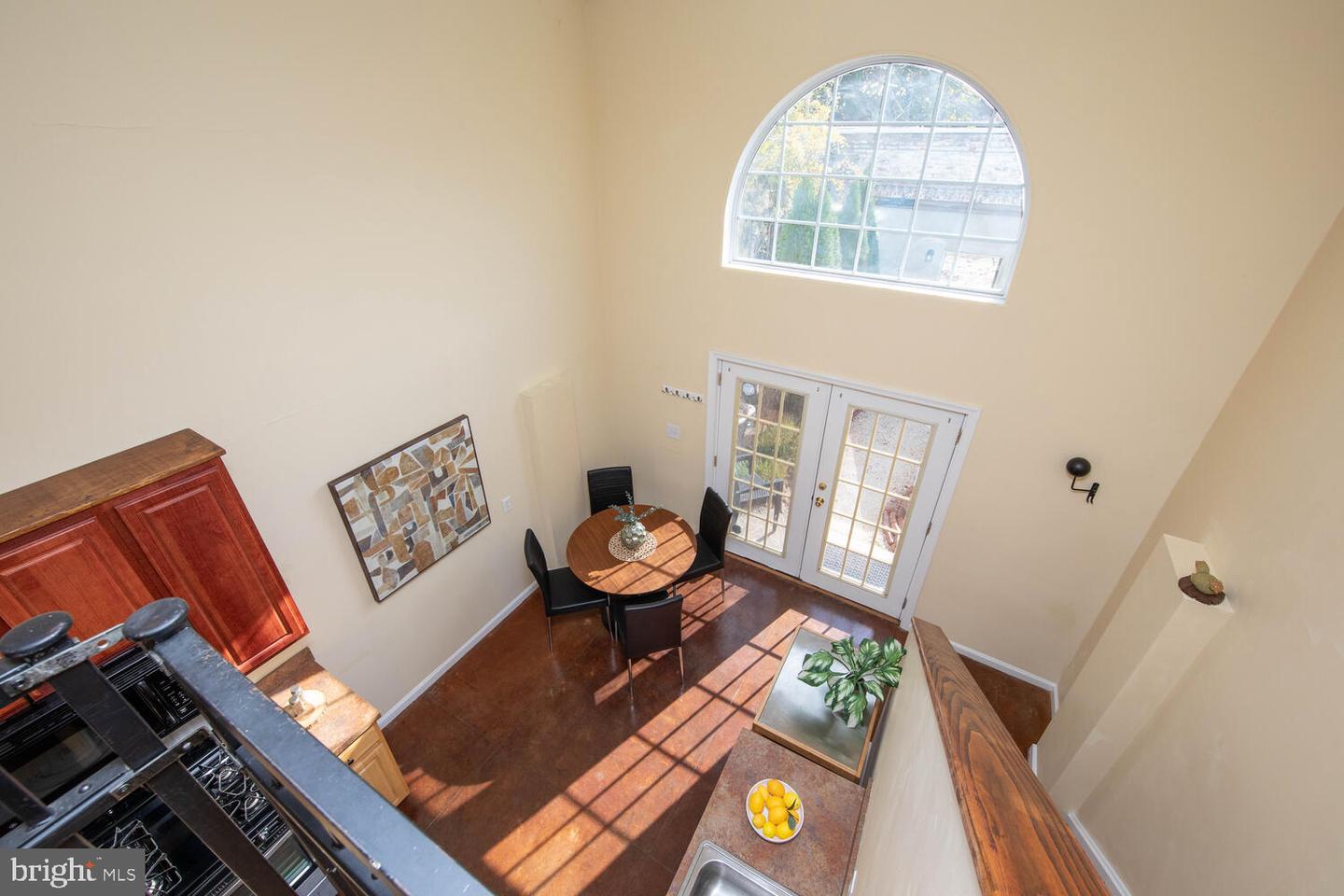 111 Pensdale St
