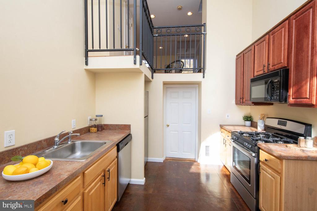 111 Pensdale St
