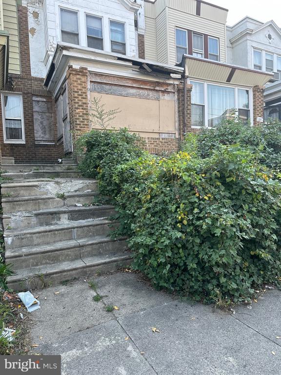 1028 W Olney Ave