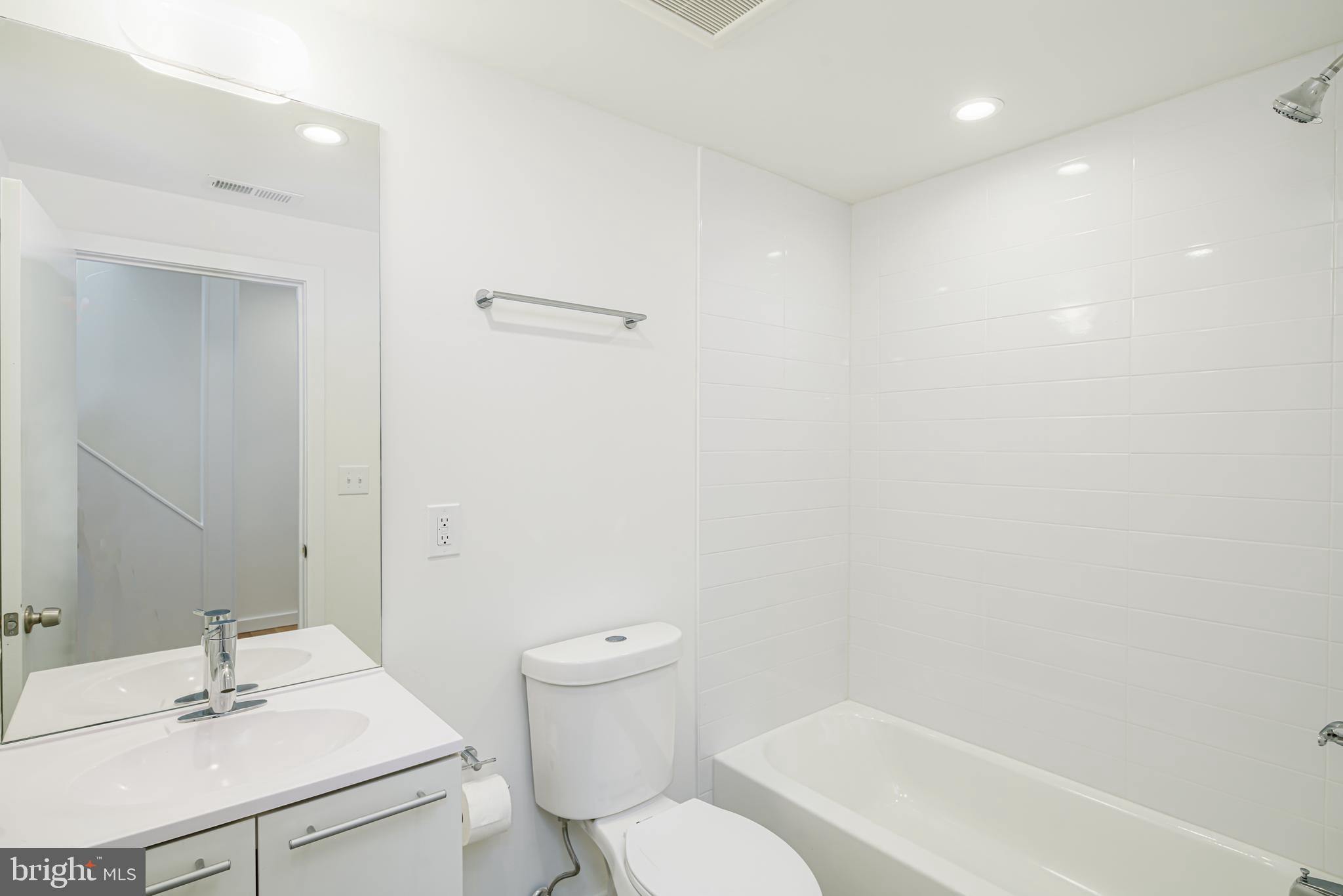 1842 E HAROLD ST #1