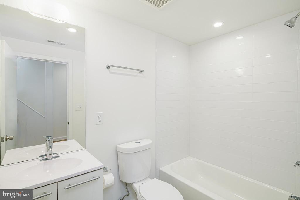 1842 E HAROLD ST #1