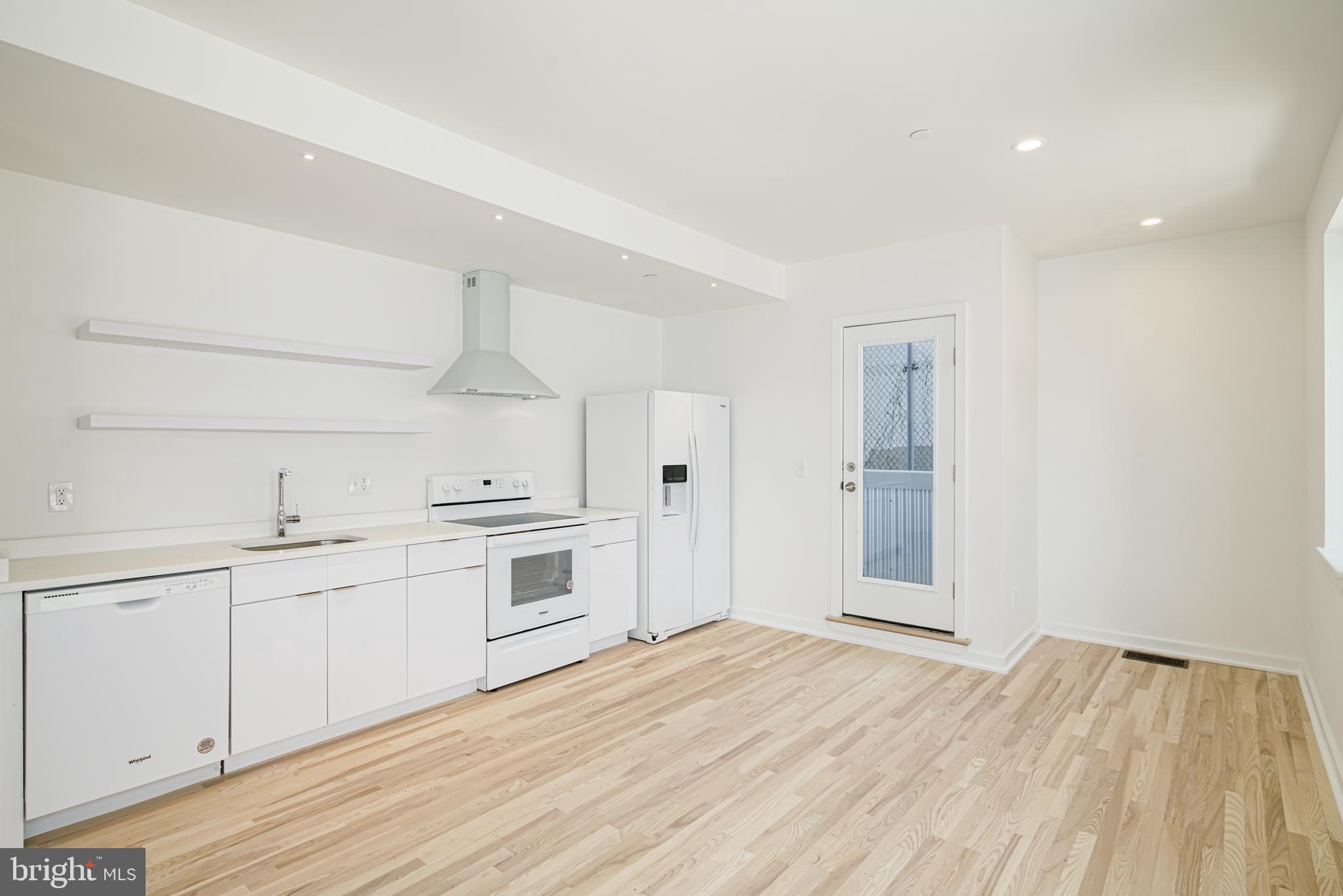 1842 E HAROLD ST #1