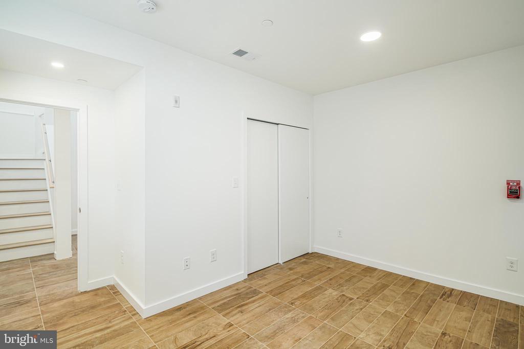 1842 E HAROLD ST #1