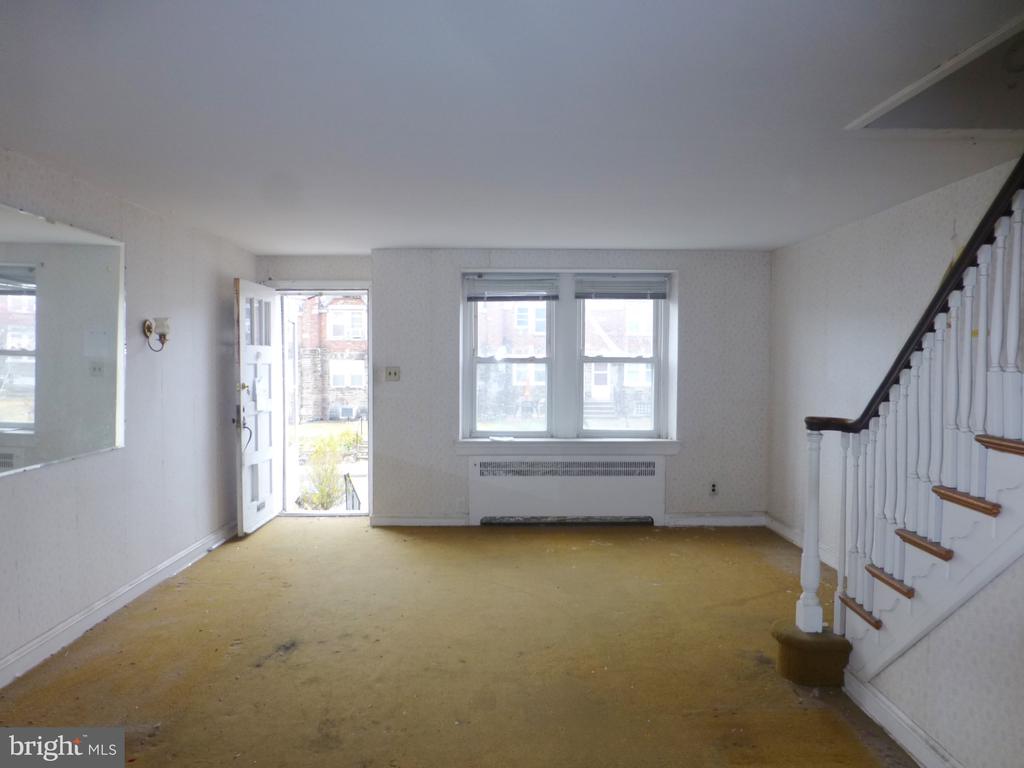 423 Alcott St