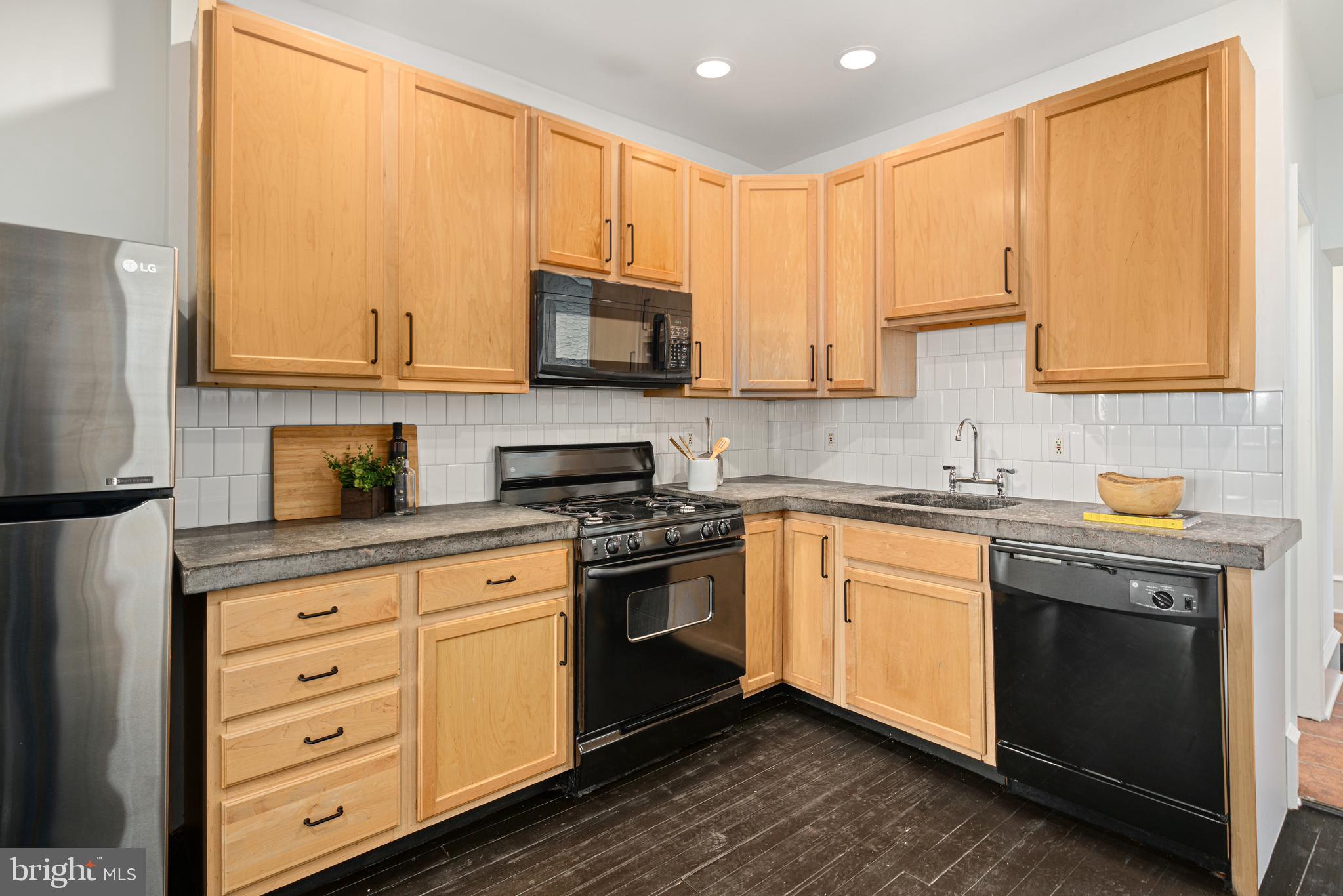333 Leverington Ave