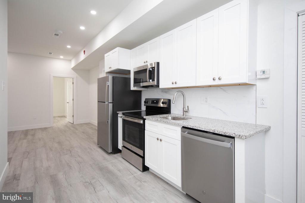 705 N 40TH ST #2ND FLOOR