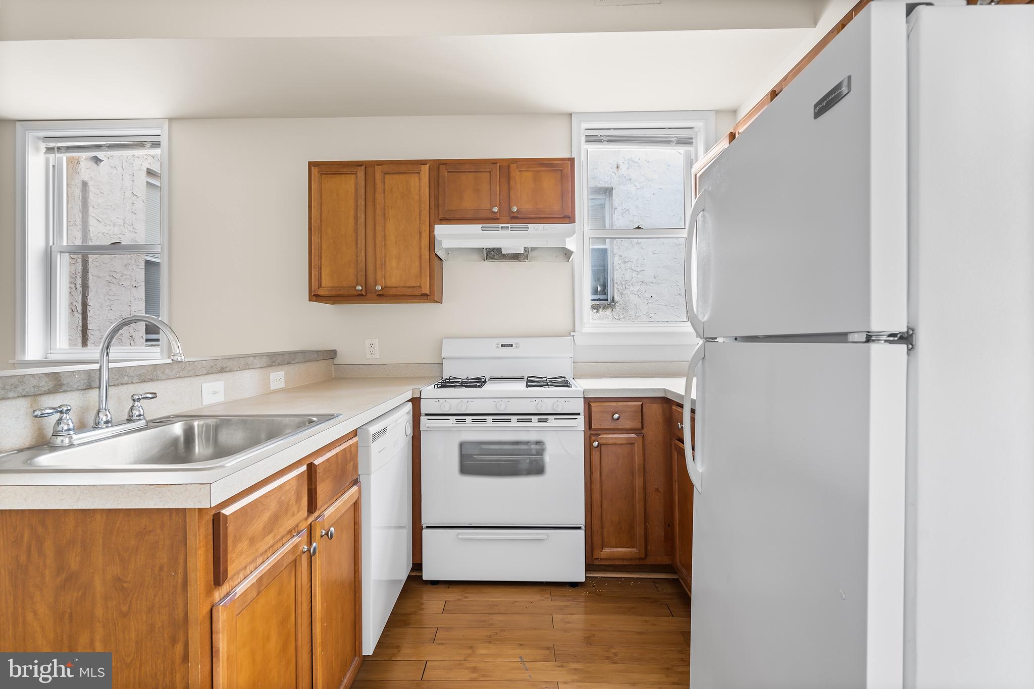 4613 WOODLAND AVE ##2