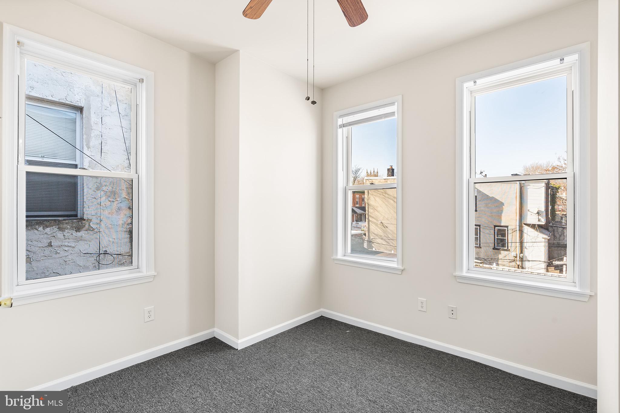 4613 WOODLAND AVE ##2