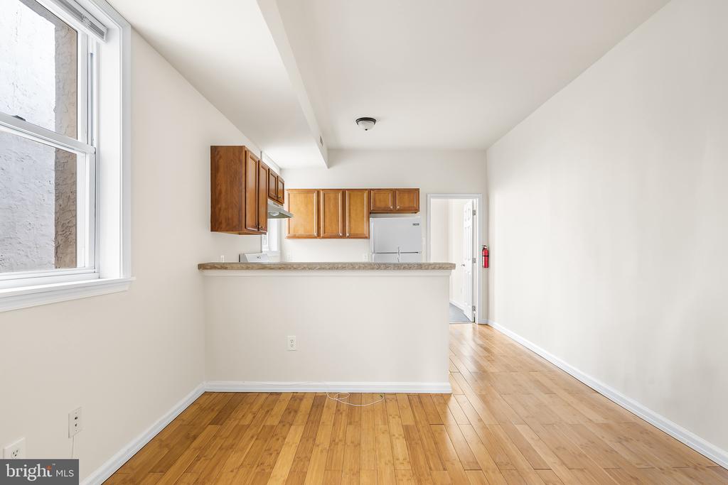 4613 WOODLAND AVE ##2