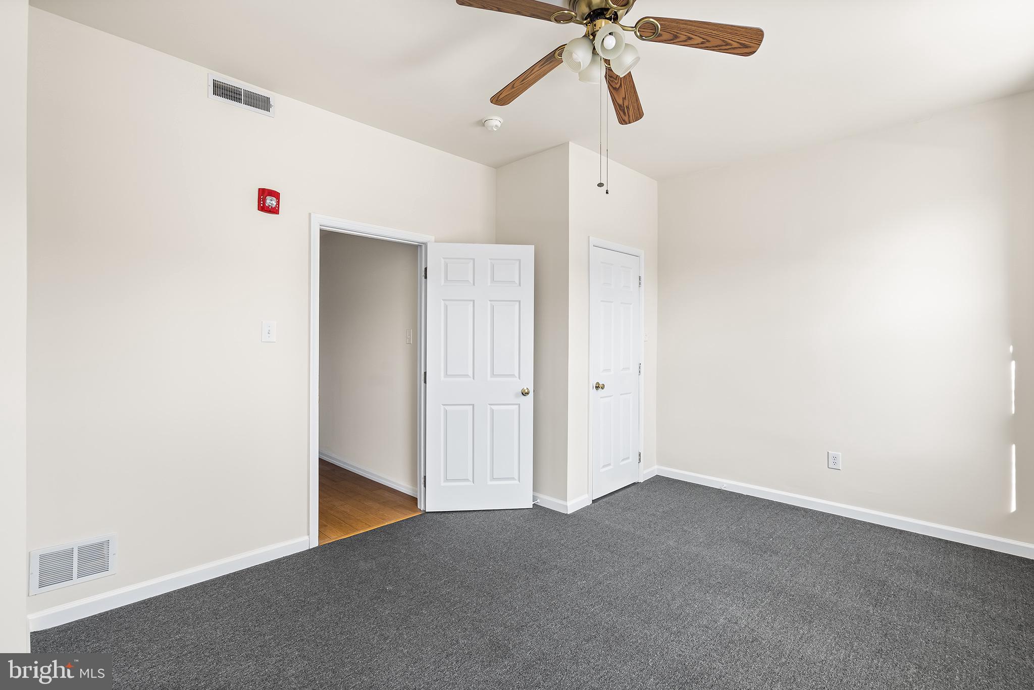 4613 WOODLAND AVE ##2