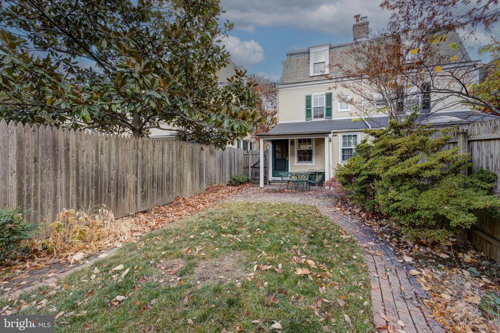 8618 Evergreen Pl