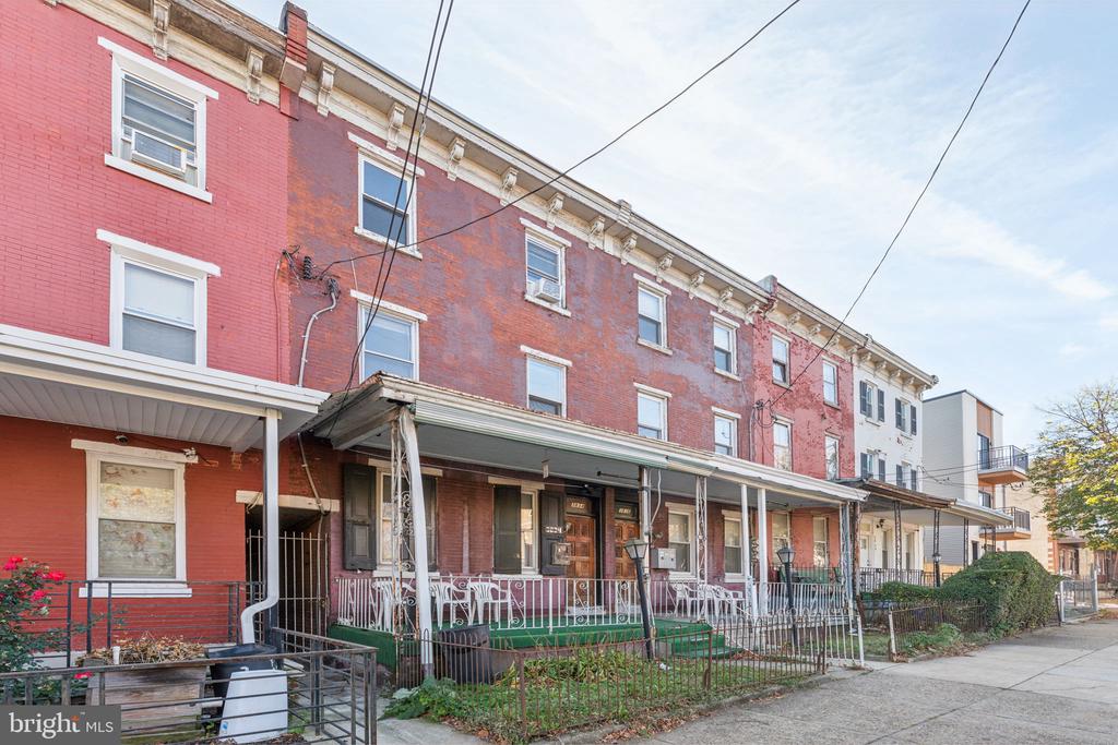 3836 Fairmount Ave