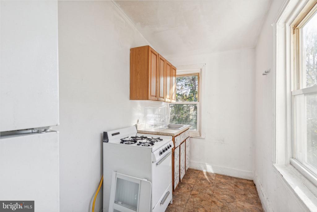 3836 Fairmount Ave
