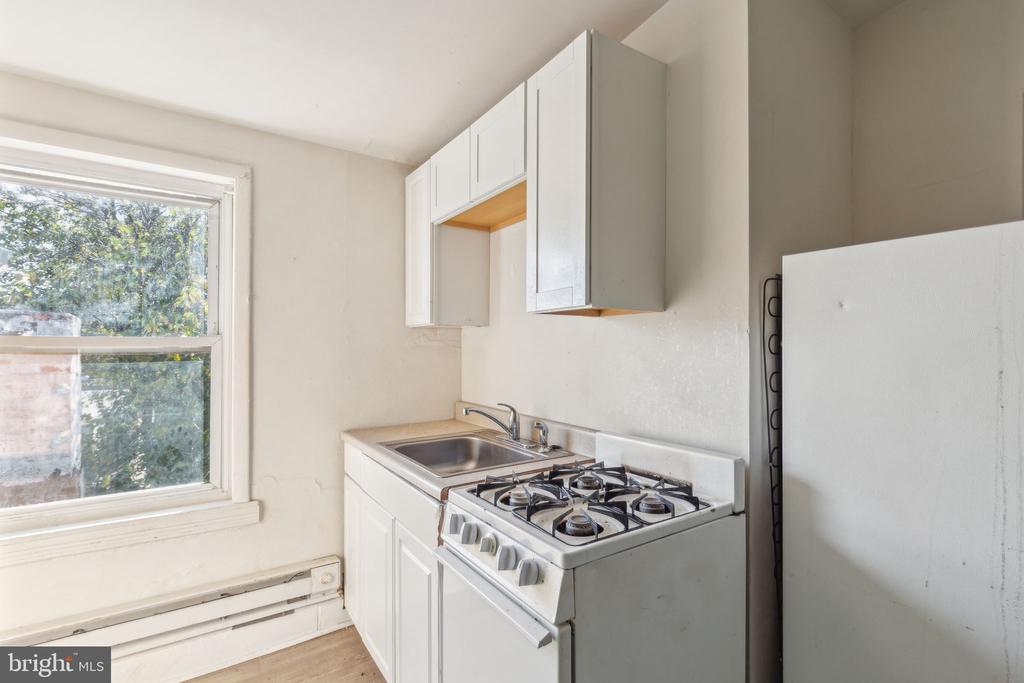 3836 Fairmount Ave