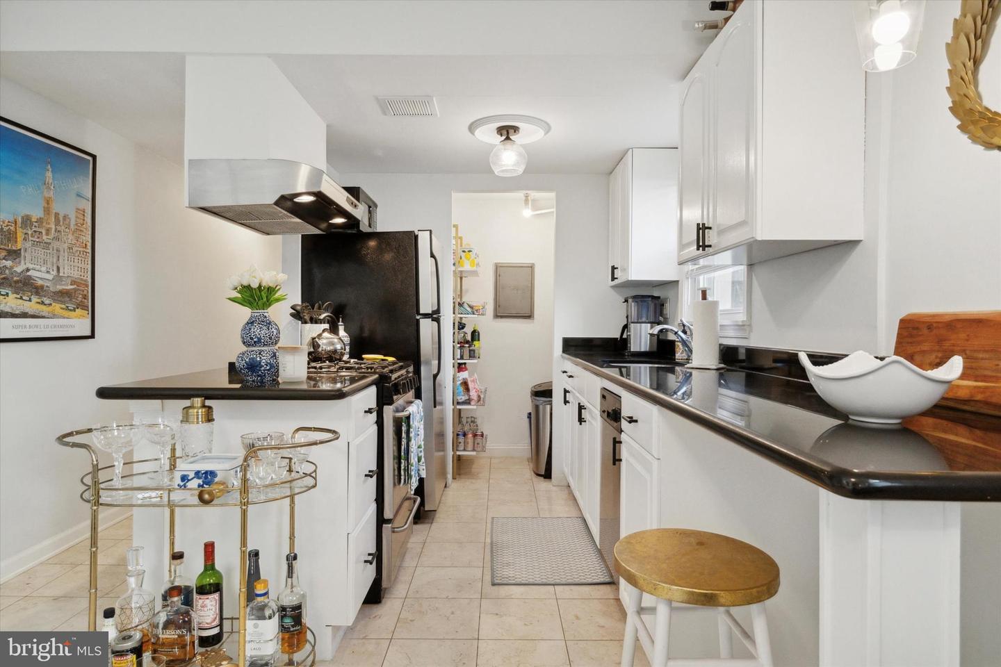 328 Queen St #2