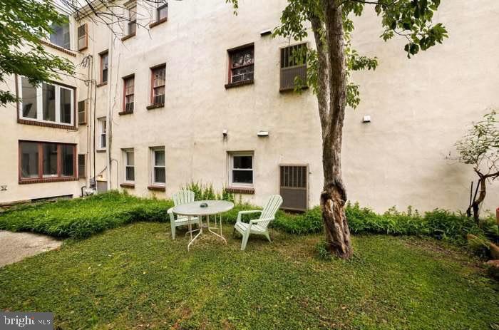 328 Queen St #2