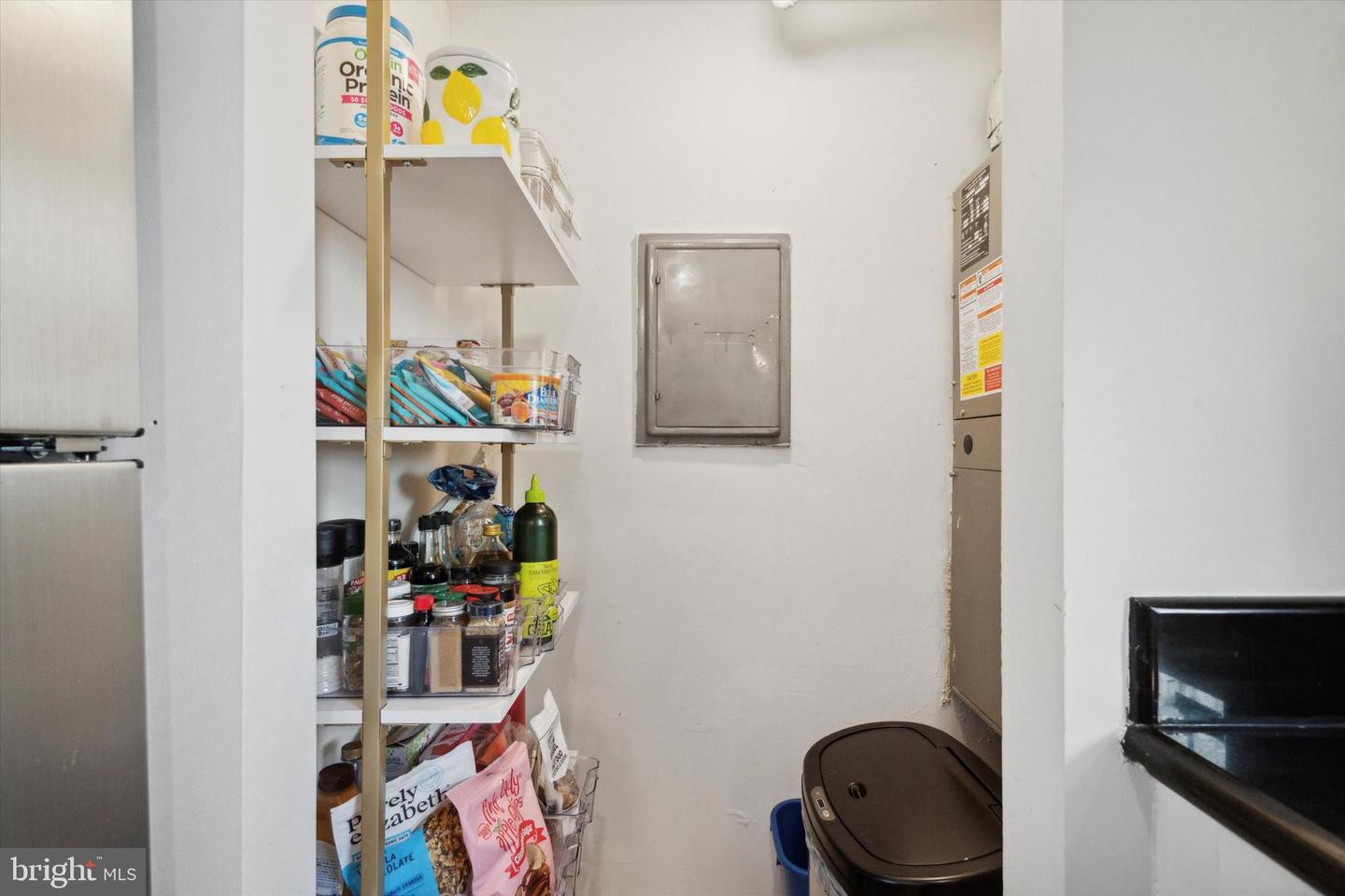 328 Queen St #2