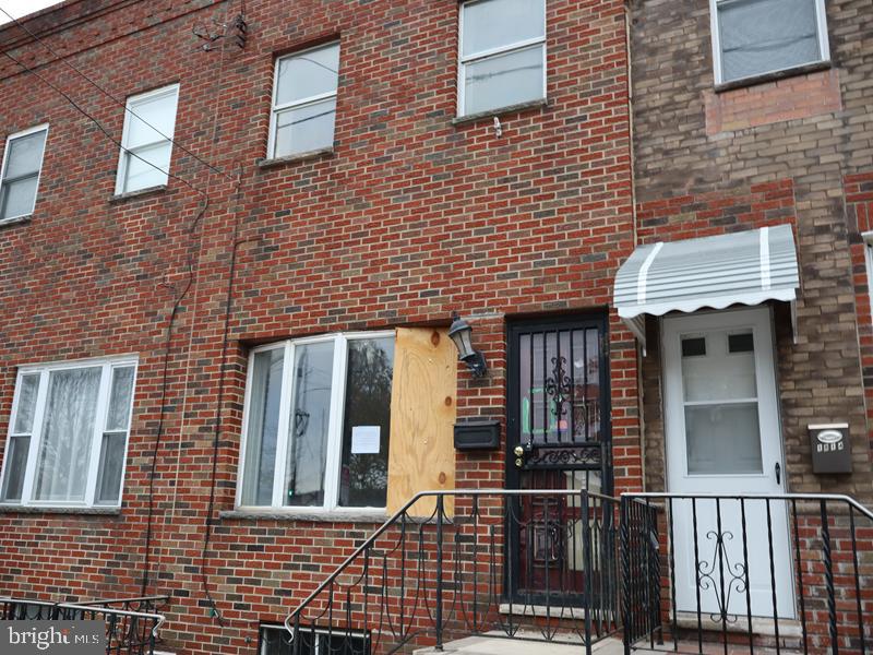 1812 Jackson St